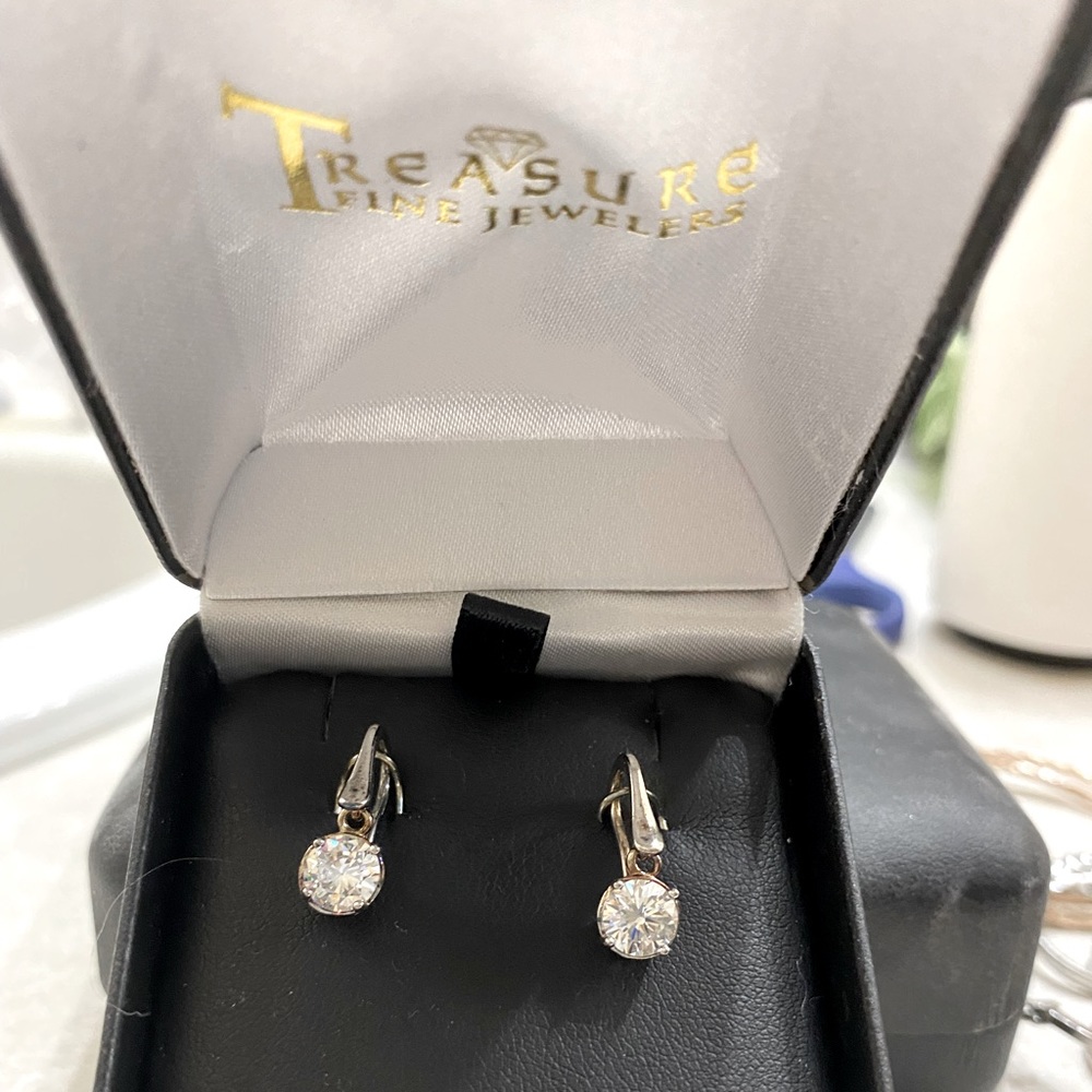 Diamond drop earrings (zubric zirconium)